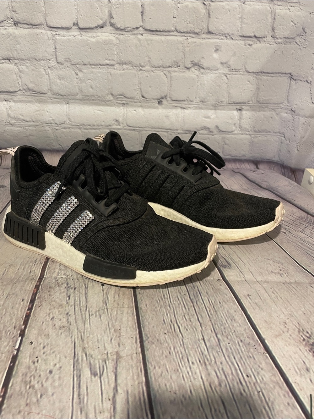 adidas Womens Black Sneakers with White Sole and sparkly Silver Stripes • Sz 8